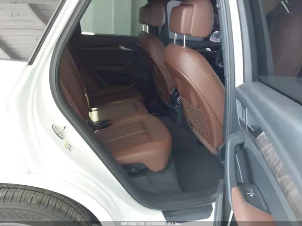 WA1BNAFY1K2042109 2019 AUDI Q5 - Image 8