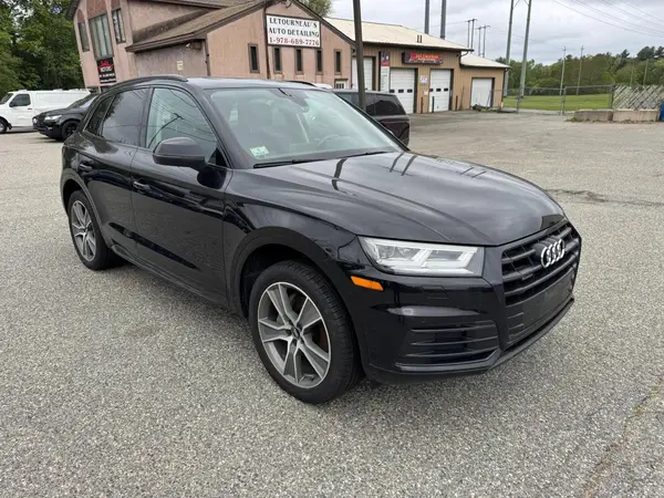 WA1BNAFY1K2044930 2019 AUDI Q5 - Image 1