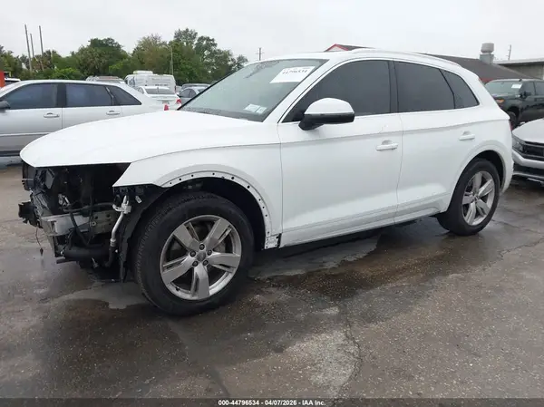 WA1BNAFY1K2045687 2019 AUDI Q5 - Image 2