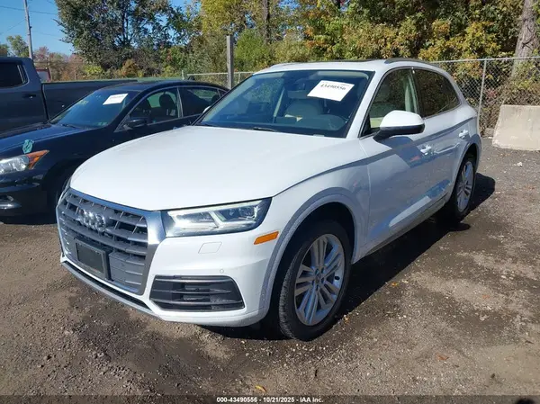 WA1BNAFY1K2050243 2019 AUDI Q5 - Image 2