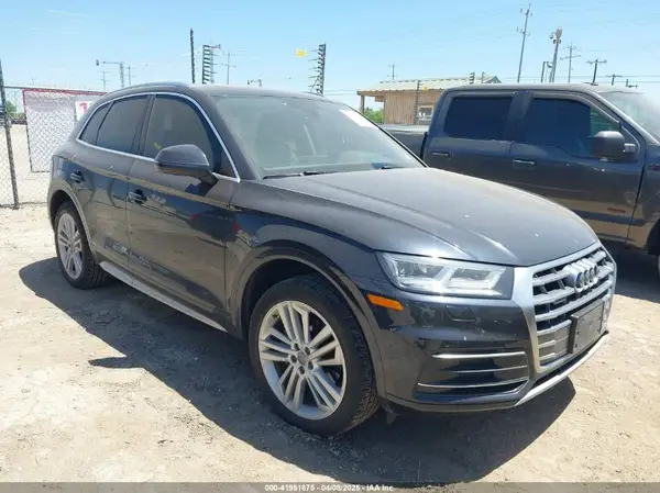WA1BNAFY1K2052980 2019 AUDI Q5 - Image 1