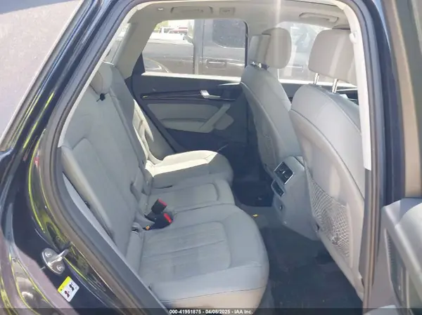 WA1BNAFY1K2052980 2019 AUDI Q5 - Image 8