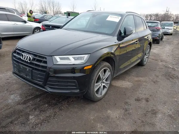 WA1BNAFY1K2059167 2019 AUDI Q5 - Image 2