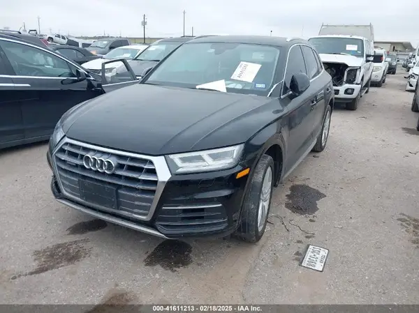 WA1BNAFY1K2061128 2019 AUDI Q5 - Image 2