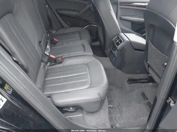 WA1BNAFY1K2068130 2019 AUDI Q5 - Image 8