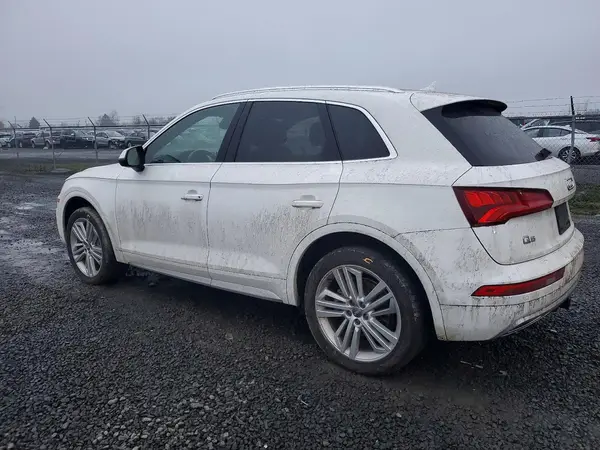 WA1BNAFY1K2069584 2019 AUDI Q5 - Image 2