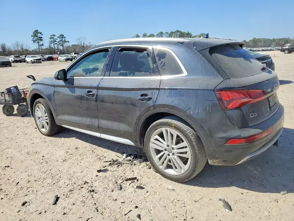 WA1BNAFY1K2069682 2019 AUDI Q5 - Image 2
