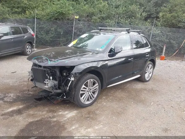 WA1BNAFY1K2075756 2019 AUDI Q5 - Image 2