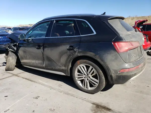 WA1BNAFY1K2084747 2019 AUDI Q5 - Image 2