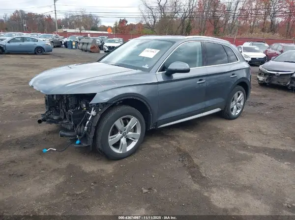WA1BNAFY1K2088510 2019 AUDI Q5 - Image 2