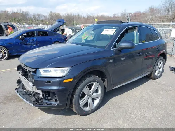 WA1BNAFY1K2093593 2019 AUDI Q5 - Image 2