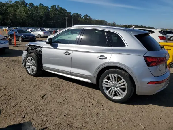 WA1BNAFY1K2094985 2019 AUDI Q5 - Image 2