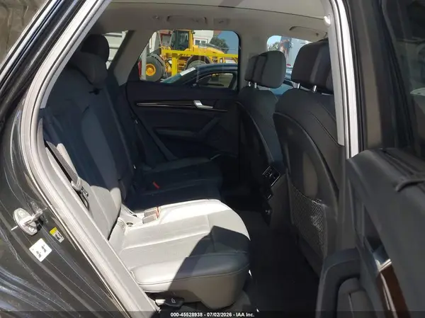 WA1BNAFY1K2098261 2019 AUDI Q5 - Image 8