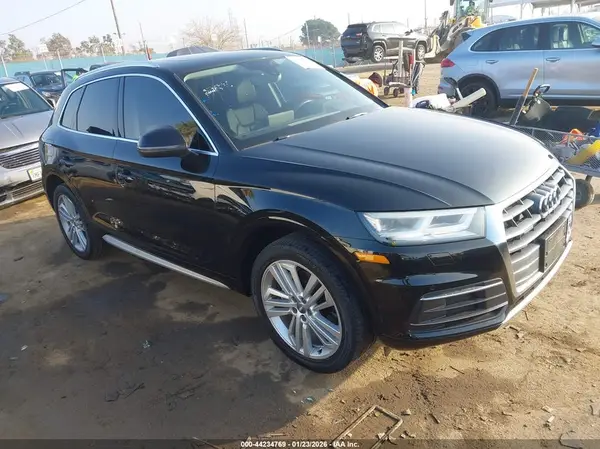 WA1BNAFY1K2099460 2019 AUDI Q5 - Image 1