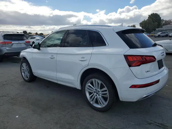 WA1BNAFY1K2109310 2019 AUDI Q5 - Image 2
