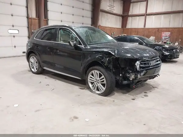WA1BNAFY1K2111025 2019 AUDI Q5 - Image 1
