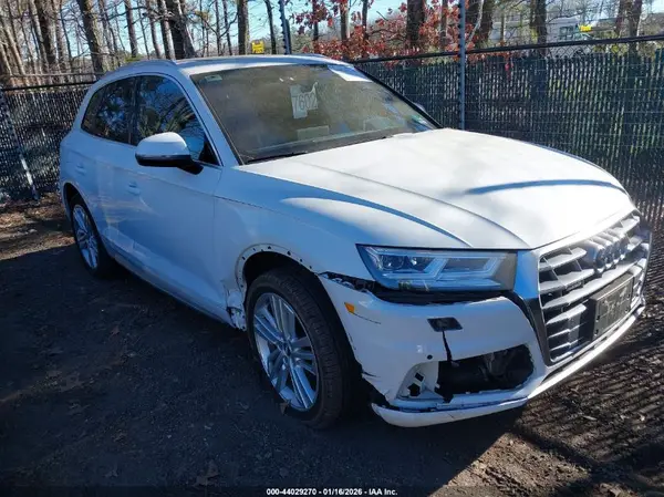 WA1BNAFY1K2115575 2019 AUDI Q5 - Image 1
