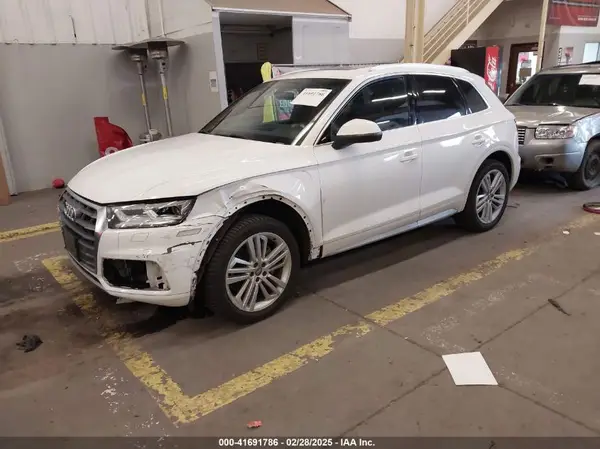 WA1BNAFY1K2123370 2019 AUDI Q5 - Image 2