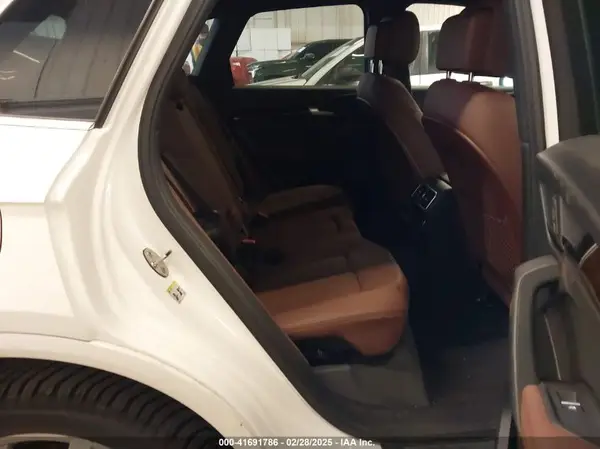 WA1BNAFY1K2123370 2019 AUDI Q5 - Image 8