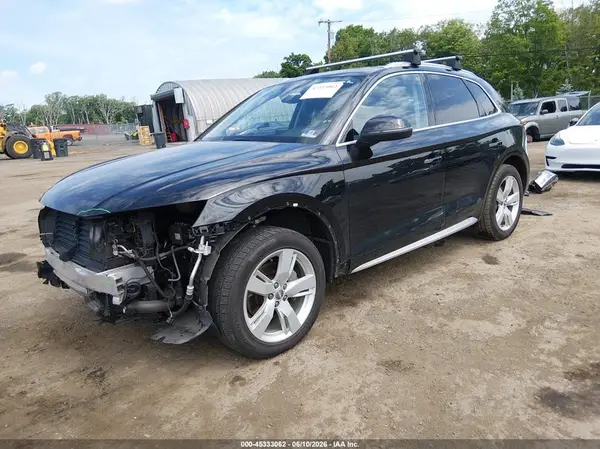 WA1BNAFY1K2129623 2019 AUDI Q5 - Image 2