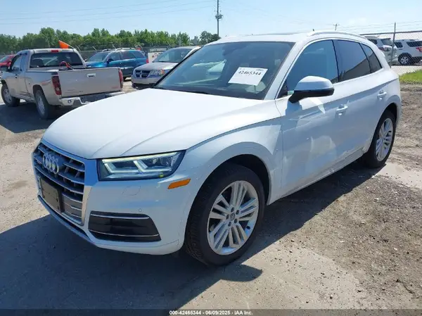 WA1BNAFY1K2139360 2019 AUDI Q5 - Image 2
