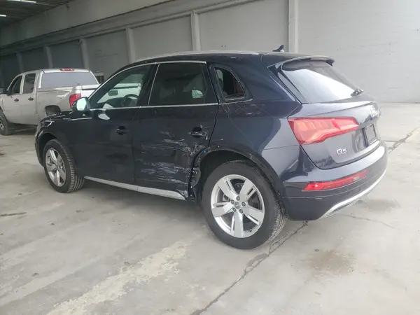WA1BNAFY1K2142775 2019 AUDI Q5 - Image 2