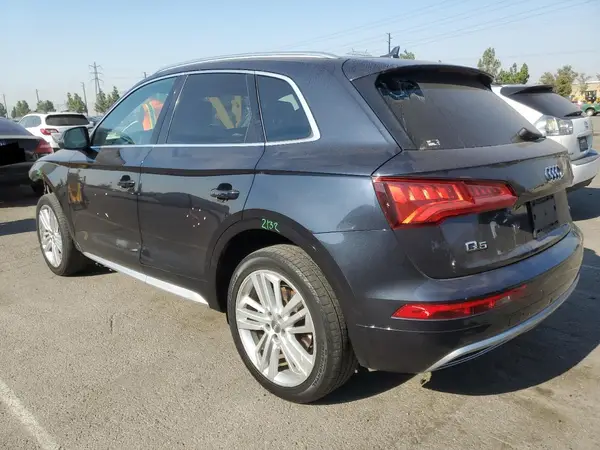 WA1BNAFY1K2143585 2019 AUDI Q5 - Image 2