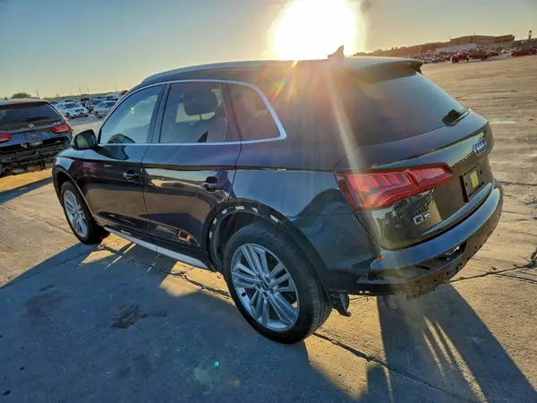 WA1BNAFY1L2021682 2020 AUDI Q5 - Image 2