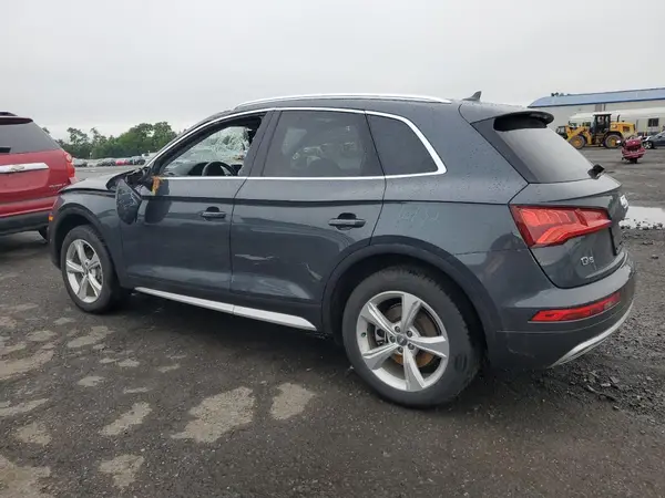 WA1BNAFY1L2056125 2020 AUDI Q5 - Image 2