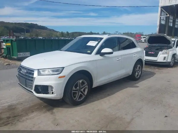 WA1BNAFY2J2024247 2018 AUDI Q5 - Image 2