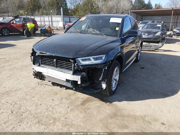 WA1BNAFY2J2034339 2018 AUDI Q5 - Image 2