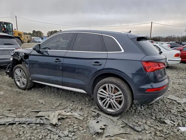WA1BNAFY2J2050024 2018 AUDI Q5 - Image 2
