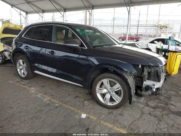 WA1BNAFY2J2082097 2018 AUDI Q5 - Image 1