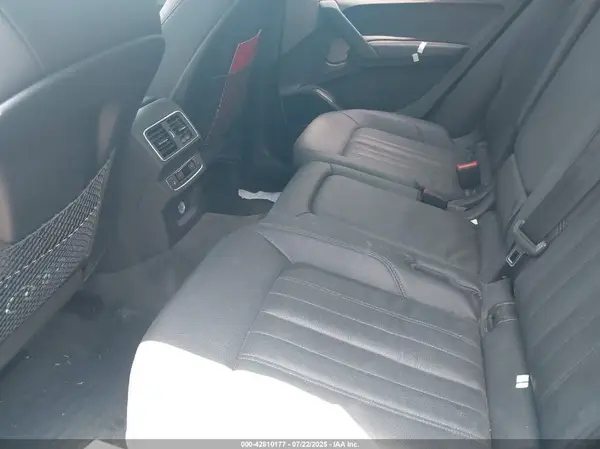 WA1BNAFY2J2104017 2018 AUDI Q5 - Image 8