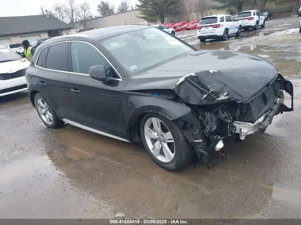 WA1BNAFY2J2151497 2018 AUDI Q5 - Image 1
