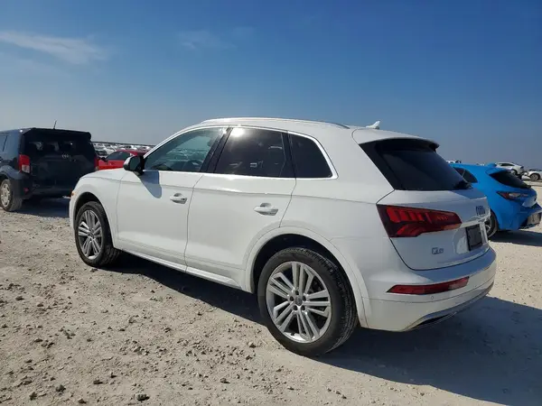 WA1BNAFY2J2172043 2018 AUDI Q5 - Image 2