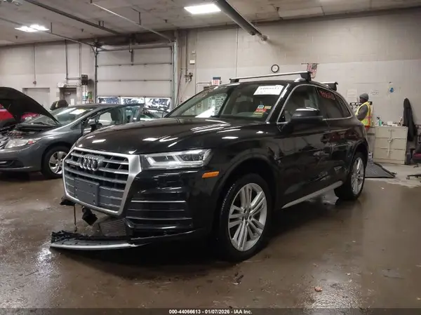 WA1BNAFY2J2189019 2018 AUDI Q5 - Image 2
