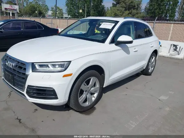 WA1BNAFY2J2212816 2018 AUDI Q5 - Image 2