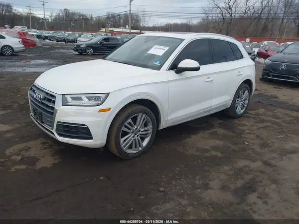 WA1BNAFY2J2238252 2018 AUDI Q5 - Image 2