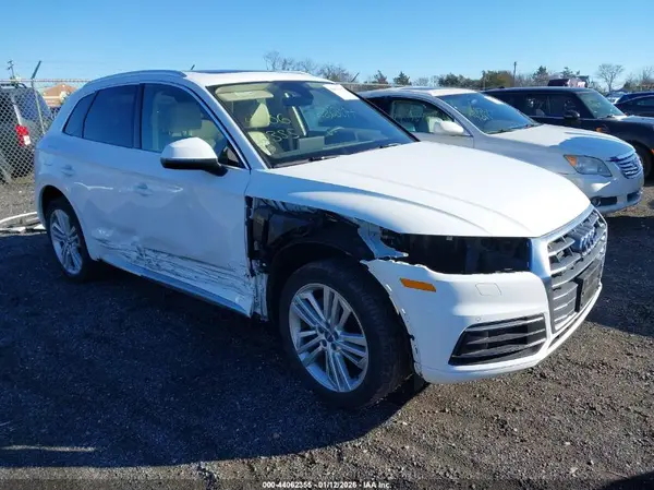 WA1BNAFY2J2239823 2018 AUDI Q5 - Image 1