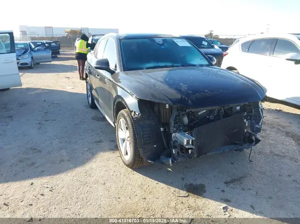 WA1BNAFY2J2249042 2018 AUDI Q5 - Image 1