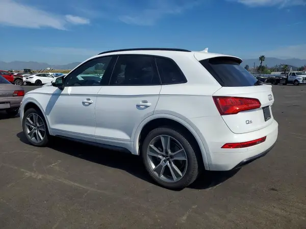 WA1BNAFY2K2021379 2019 AUDI Q5 - Image 2