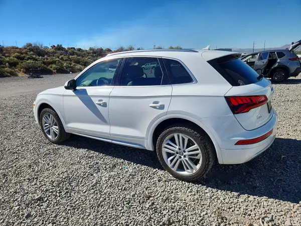 WA1BNAFY2K2031359 2019 AUDI Q5 - Image 2
