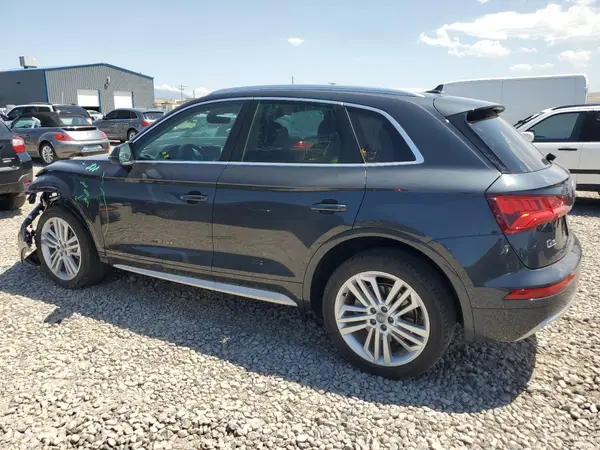 WA1BNAFY2K2044001 2019 AUDI Q5 - Image 2