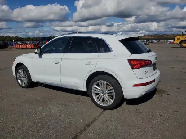 WA1BNAFY2K2050056 2019 AUDI Q5 - Image 2