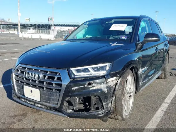 WA1BNAFY2K2050168 2019 AUDI Q5 - Image 2