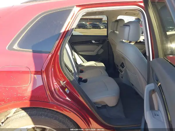 WA1BNAFY2K2060926 2019 AUDI Q5 - Image 8