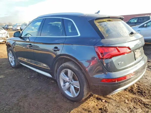 WA1BNAFY2K2075510 2019 AUDI Q5 - Image 2