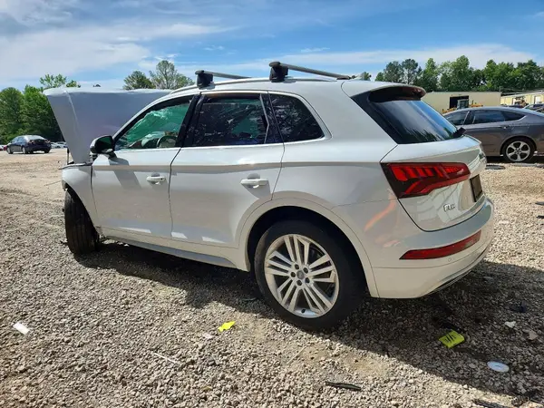 WA1BNAFY2K2076169 2019 AUDI Q5 - Image 2