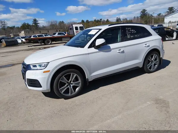 WA1BNAFY2K2076933 2019 AUDI Q5 - Image 2